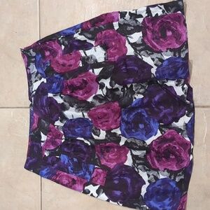 Michael Kors Purple Floral Skirt with Side Pockets Size 8P